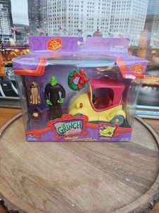 Playmates How The Grinch Stole Christmas Who Car w/ Grinch & Max the Dog New - Picture 1 of 14