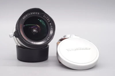 Voigtlander 12mm f5.6 Ultra Wide Heliar LTM L39 v1 Chrome Year 2000 - Image 1 of 4