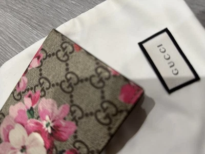 Cartera Gucci Bloom Supreme Floral Doble Plegable Nueva Auténtica Foto 1 de 4