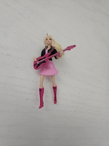 Barbie Hallmark Keepsake Rockin’ Barbie adorno de Navidad 2011 guitarra SIN CAJA - Imagen 1 de 3