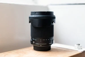 SIGMA 18-300mm F 3.5-6.3 DC Macro Contemporary Lens Nikon Fit / GREAT CONDITION - Picture 1 of 5