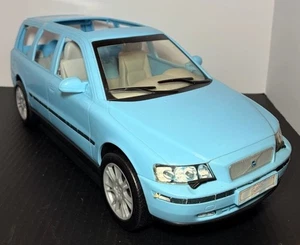 Mattel Barbie Happy Family Quartiere Blu Volvo V70 Station Wagon - Vintage (2003) - Foto 1 di 13