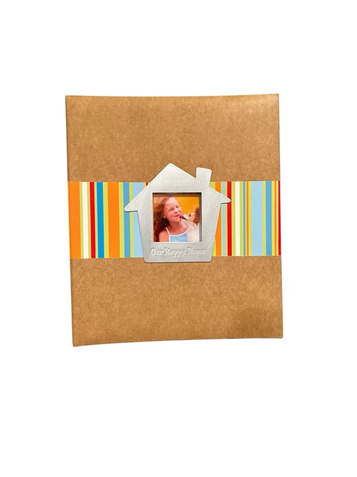 Álbum de recortes y fotos Hallmark Our Happy Home con protectores de página transparentes Foto 1 de 4