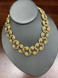 Ladies Vintage Gold Textured Unusual Leaf Link Chunky Necklace 16” Nice Quality - Picture 1 of 10