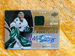 2008-09 Upper Deck Trilogy Scripted 2nd Star Swatches Marty Turco Auto /25 - Bild 1 von 2