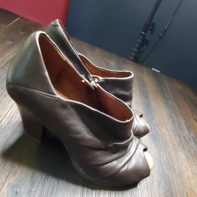 Naya brown peep toe booties with wooden heels 6.5 - Image 1 of 2