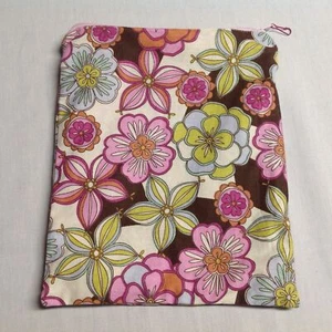 Stoff Reißverschlusstasche Schminktasche Handarbeit Stoff rosa große Blumen - Bild 1 von 4