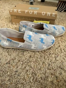 NWT-Tom's Women's Redondo Drizzle Chambray Llamas Gray Shoes size 8 slip ons - Picture 1 of 7