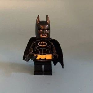 Lego DC Comics Batman - Cabeza Tipo 1 sh312 con Batarang Negro - Imagen 1 de 3