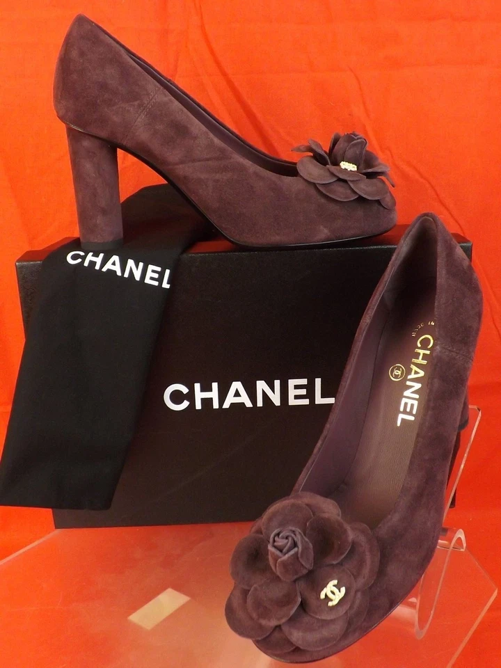 16b CHANEL Burgundy Suede Camellia Flowers Pearl CC Logo PUMPS 38.5