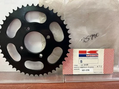 NUEVO NOS SUZUKI 64511-25790 PIÑÓN TRASERO ACERO 73-77 RV125 47 DIENTES 428P Foto 1 de 3