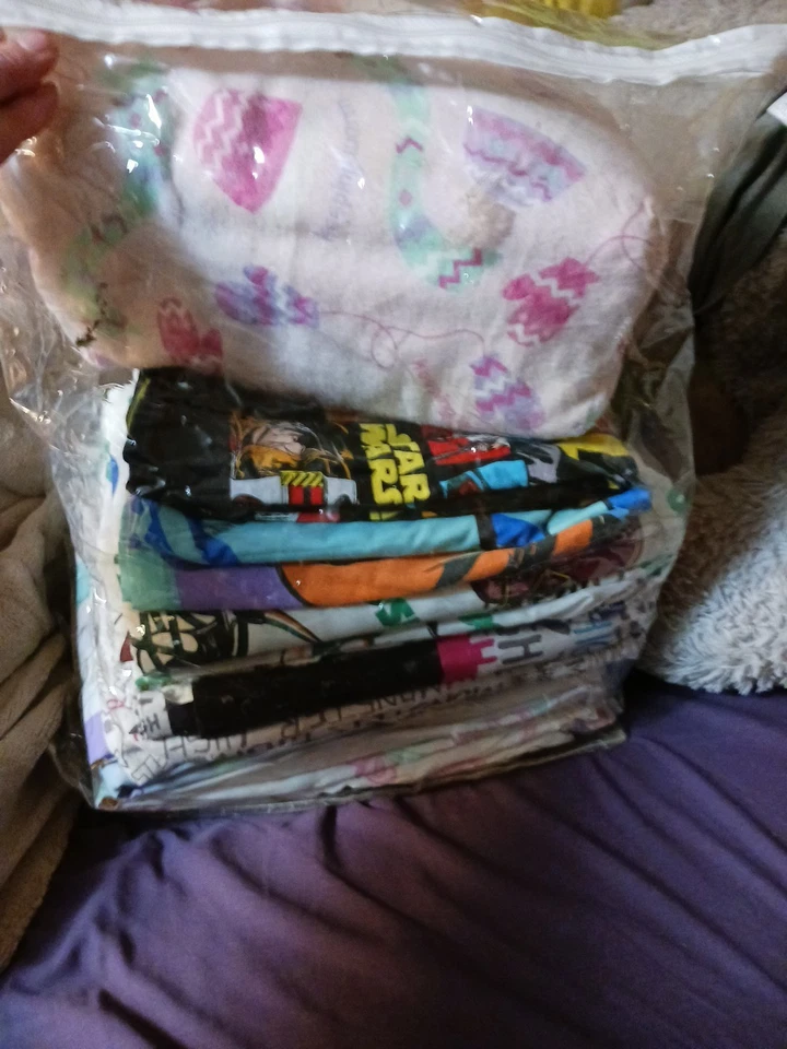 HUGE Twin Sets Vntg Barbie NfL Monster High Winnie Pooh Great Cond Offers Welcom - Image 1 of 4