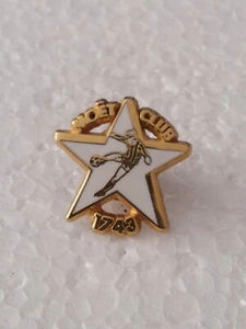 Pin's Pins Pin Alcool Vin "Moet Club 1743"  - Picture 1 of 2