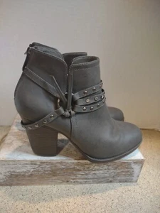 Women’s Dominique Nicole Grey Ankle Boots Size 10 Studded Harness. A13 - Picture 1 of 5