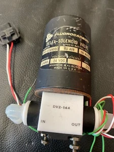 Fluorocarbon DV2-144NCD2 Delta Magnetventil 24v-dc 1/4in Npt gebraucht - Bild 1 von 2