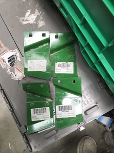 John Deere AA26443, AA26444 Disk Scraper - Picture 1 of 1