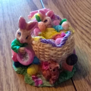 Rueda de fijación de cochecito en miniatura de mamá con conejos en cochecito de Pascua - Imagen 1 de 6
