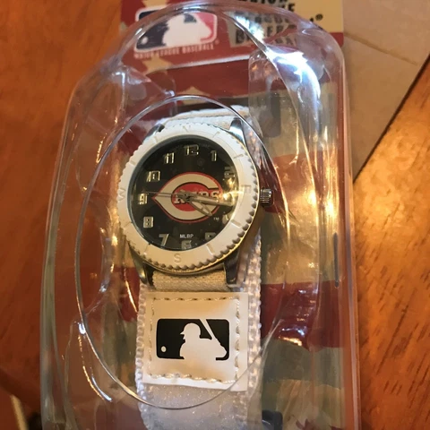 CINCINNATI REDS Game Time MLB Fan WATCH WHITE Series NEW Cover