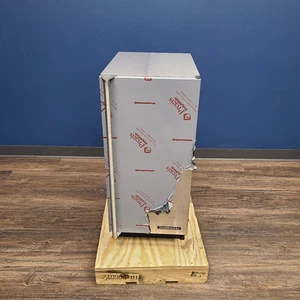 Hoshizaki AM-50BAJ Undercounter Top Hat Ice Maker (Floor Model 068G) - Picture 1 of 5