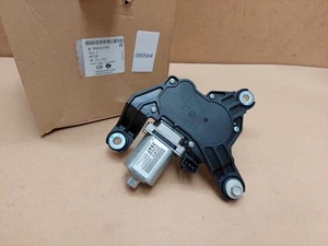 Vauxhall Astra K Mk7 Rear Windshield Wiper Motor YR00003780 2015-2019 Genuine - Picture 1 of 9