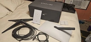 PRE-OWNED Starlink Standard Actuated Kit AC Dual Band WiFi System, White - Picture 1 of 13