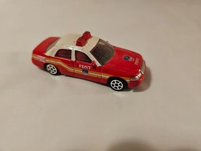 FDNY Fire Chief Ford Crown Victoria Diecast Car – Red & White - Image 1 of 4