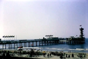 35mm Kodachrome Slide, scheveningen beach Pier, Zuid-Holland in 1965 - Picture 1 of 1