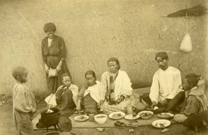 Madagascar Family Dinner Old Photo Ramahandry 1910' - Picture 1 of 3