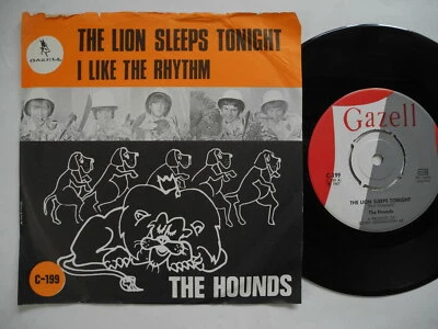 HOUNDS The Lion Sleeps Tonight / I Like The Rhythm 45 7" single 1967 Sweden VG+ - Image 1 of 2