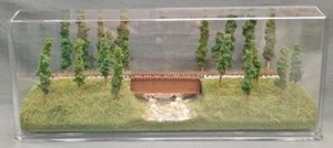 HO SCALE 16" SINGLE TRACK- GIRDER BRIDGE w/ STREAM "SUMMER SCENE" -DISPLAY CASE - Picture 1 of 12
