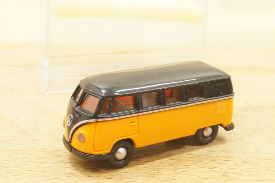 HO 1:87 Brekina 3107 VW T 1A Kombi "Luxus-Bus" Giallo Arancio/Nero Nuovo in OVP - Immagine 1 di 4