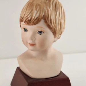 Figura Busto Juvenil 1981 por Frances Hook Numerada 3019/15K Edición Limitada 5" - Imagen 1 de 8