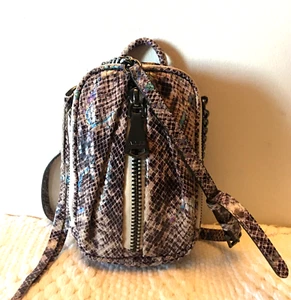 Aimee Kestenberg Umhängetasche aus Echtleder mit Krokoprägung - Bild 1 von 11