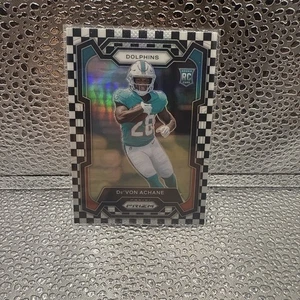 Prizm Football Devon Achane 2023 tablero de ajedrez blanco negro SSP RC Miami Rookie - Imagen 1 de 2