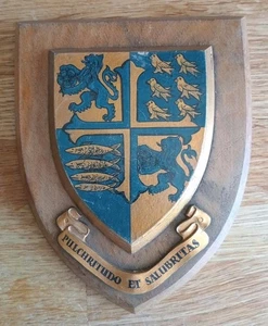 Vintage Bournemouth Coat Of Arms Wooden Shield Plaque Pulchritudo Et Salubritas - Picture 1 of 2