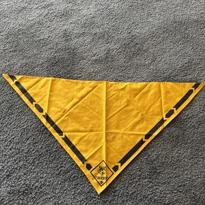 BSA Boy Scouts Yellow Wolf Cub Scout Scarf Very Good Condition - Picture 1 of 5