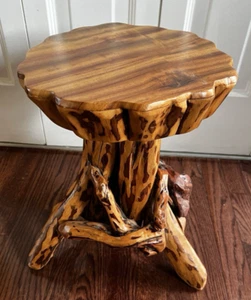Unique Table Made of Rhododendron Wood - Handcrafted Branch Stand - Picture 1 of 6