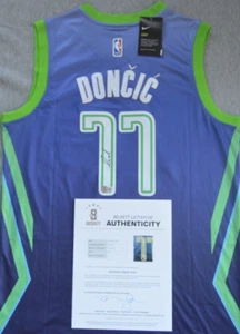 Camiseta firmada autografiada por Luka Doncic Beckett certificado de autenticidad Dallas Mavericks Lakers - Imagen 1 de 10