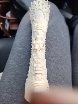 РЕЗЬБА ПО КОРОВЬЕЙ БЫЧЬЕЙ КОСТИ РУЧНОЙ РАБОТЫ ИНДОНЕЗИЯ ТОТЕМ БАЛИ ВИНТАЖНЫЙ - Изображение 1 из 2