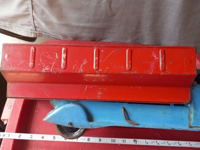 Camión de volteo grande de 21" vintage de acero prensado de grano grande Marx rojo azul juguete de trabajo Foto 1 de 4