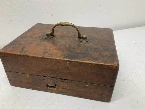 antique 1800s walnut dovetailed money box fitted interior american artist Cover