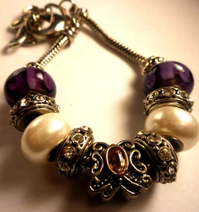 Silvertone Pandora Type Purple Glass & Faux Pearl Bead Charm Bracelet 7.5" - Foto 1 di 5