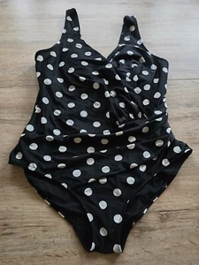 BPC BON PRIX SELECTION Badeanzug, Gr. 46, Schwarz-weiß, NEU * DOTS * SHAPEEFFEKT - Bild 1 von 5