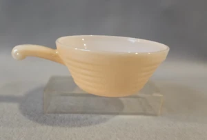 Vintage Bienenstock Pfirsich Glanz Suppe/Chili Schüssel mit Griff Fire King Ofengeschirr - Bild 1 von 8