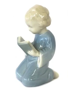 GERMAN BAVARIAN KUNSTPORZELLAN ILMENAU METZLER ORTLOFF CHILD WITH BIBLE FIGURINE - Bild 1 von 4