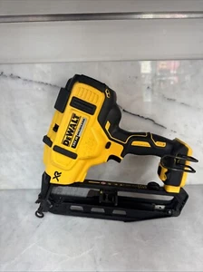 Dewalt 18V Brushless DCN660-XE Cordless 16 Gauge Finish Nailer Skin Only Faulty - Picture 1 of 15