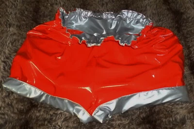 Lackshorts Wendeshorts  Zofenhöschen Freizeit  Vinylshorts  Diaperpanty - Bild 1 von 4