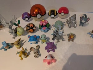 Lote de 24 figuras Pokemon - Imagen 1 de 24