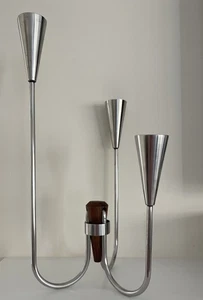 "Candelabro cónico Mid Century Modernist Trihorn 3 acero inoxidable y teca 12""" - Imagen 1 de 23