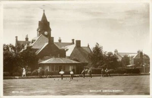 REAL PHOTO POSTCARD OF THE BOWLING GREEN, EDZELL (NEAR BRECHIN), ANGUS, SCOTLAND - Picture 1 of 2